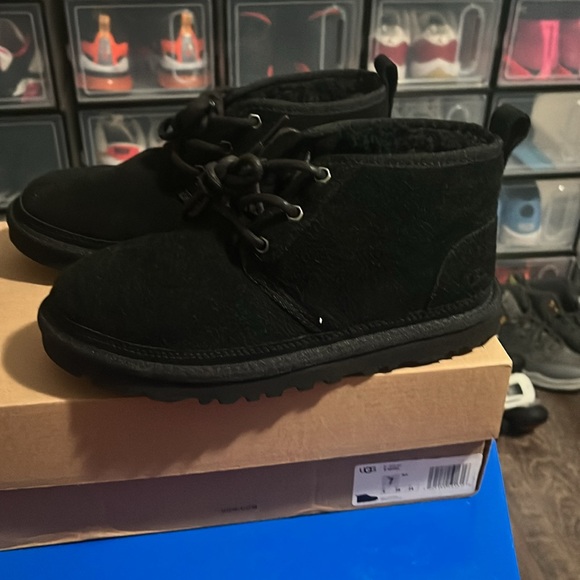 Black size 8 Neumel Uggs - Picture 2 of 5
